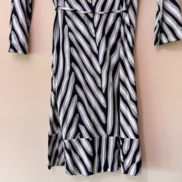 DVF Diane Von Furstenberg Naoki Navy Gray Herringbone Silk Wrap Dress Size 4 - Picture 7 of 14